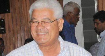 Le président du PMSD a demandé «quelques jours de réflexion» à son leader pour décider s'il quittera son poste à la MPA ou non.