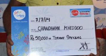 Chandhaan Kheddoo, un habitant d’Hollyrood, a remporté Rs 50 000 avec la carte à gratter Loto.