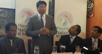 Selon Rao Ramah, Project Director du Mauritius National Identity Scheme, ceux qui ne se sont pas encore enregistrés pour la nouvelle carte d’identité doivent le faire au plus tard le 15 septembre. 