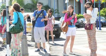 Le nombre de touristes visitant l’île durant le premier semestre a augmenté de 4% par rapport à l’an passé. Cela est principalement dû à une hausse spectaculaire du nombre de touristes chinois.