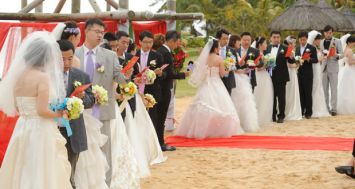 En octobre 2012, douze couples se sont mariés à l’hôtel «Tamassa», dans le cadre de l’événement «Rose Wedding».