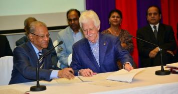 La signature officielle de l’accord entre le PTr et le MMM est un geste destiné à rassurer les troupes rouges et mauves, a confié Navin Ramgoolam ce samedi 20 septembre.