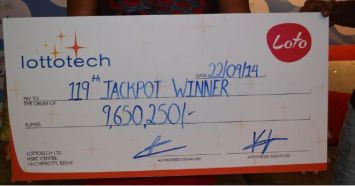 L’un des deux gagnants du Loto du samedi 20 septembre est venu récupérer son chèque à la Loterie nationale ce lundi 22 septembre.