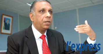 Le ministre des Terres et du Logement qui était au Mauritius College, ce lundi 29 septembre, a fait les éloges d’Alan Ganoo et de SSR.