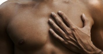 Six nouveaux cas de cancer du sein ont été enregistrés chez des hommes en 2012.