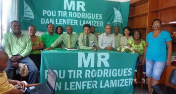 Les membres du MR annonçant l’arrangement électoral avec le FPR, ce mercredi 15 octobre.