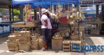  Des produits artisanaux en vente au marché de Port-Mathurin, à Rodrigues.