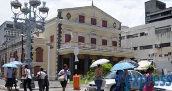  Quelques scènes d’un film seront tournées au théâtre de Port-Louis bien que celui-ci soit fermé depuis 2008.