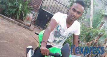 Muntazir Jaway, 21 ans, a été percuté par une voiture alors qu'il était à moto  à Port-Louis mercredi dernier. Il n'a pas survécu.