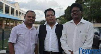 Les trois candidats sélectionnés par le PTr pour représenter l’alliance de l’Unité et de la Modernité au no 7, Mahend Gungapersad (à g.), Raj Pentiah (au centre), deux nouveaux venus et Jai Prakash Meenowa.