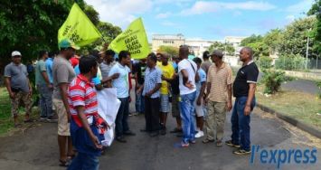 Les artisans et les laboureurs de l'industrie sucrière ont entamé une grève depuis le 19 novembre.