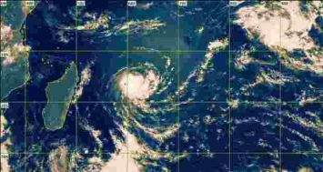 Photo satellite montrant la dépression tropicale qui influence actuellement le temps à Maurice. Elle devrait passer à son point le plus proche ce dimanche. 