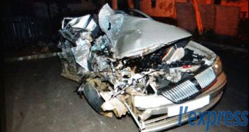 L'état de la voiture témoigne de la violence de cet accident survenu hier, lundi 8 décembre à St-Aubin.