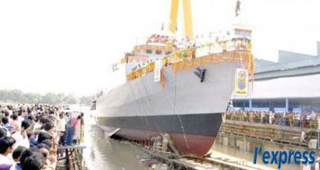 La mise à l’eau du «Barracuda» en août 2013, à Calcutta. Il devrait jeter l’ancre chez nous entre le 10 et le 15 janvier.