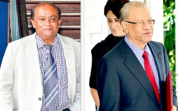 Mahen Utchanah (à g.) au CCID hier, vendredi 26 décembre, et l’ex-Premier ministre.