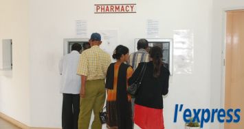 Pour subvenir aux besoins des nombreux patients souffrant de la conjonctivite, le ministère a acheté une grande quantité de médicaments auprès des grossistes.