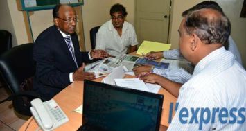 Le Mauritius Independent Party s’est enregistré au Bureau de la Commission électorale en marge des municipales, ce mardi 12 mai vers 10 heures.