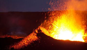 Le Piton de la Fournaise est entré en éruption ce dimanche 17 mai. L’accès au volcan est interdit jusqu’à nouvel ordre.