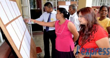 Des votants lors des élections villageoises de 2012. Cette année, elles pourraient se tenir en septembre.