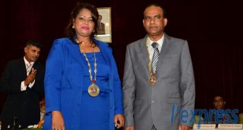 Nathalie Fabiola Gopee, membre du PMSD, a prêté serment comme mairesse de Curepipe, ce jeudi 25 juin. 