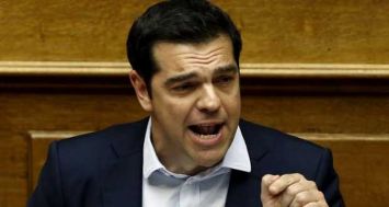 Alexis Tsipras a écrit à aux créanciers internationaux de la Grèce pour leur dire qu'Athènes était susceptible d'accepter leur offre de renflouement publiée le dimanche 28 juin, sous réserve que plusieurs modifications y soient apportées. Selon de premières réactions, la missive vient trop tard et contient des éléments difficiles à accepter pour les membres de l'Eurogroupe.  [Photo: Reuters]