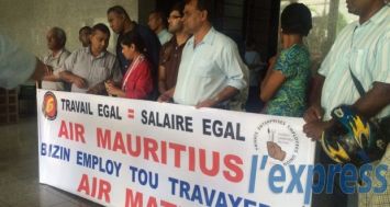 Les employés d’Airmate, accompagnés de membres de la CTSP, s’étaient mobilisés devant le bureau d’Air Mauritius, à Port-Louis le vendredi 19 juin.