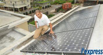 Les Mauriciens pourront déduire de leur fiche d’impôts les frais d’installation de panneaux photovoltaïques.