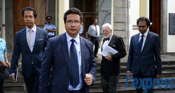 Me Hervé Duval en cour hier dans le cadre de l'affaire Sun Tan où il défend le DPP avec tout un panel d'avocats.