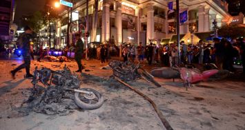 Une bombe a explosé hier, lundi 17 août  à Bangkok en plein centre-ville.