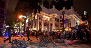 L’explosion d’une bombe à Bangkok, lundi, a fait au moins 20 morts et plus d’une centaine de blessés.