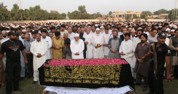 (Photo AFP) Les funérailles des victimes de la bousculade survenue à Mina, en Arabie Saoudite ont déjà débutées. 