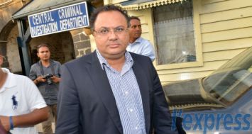  Arrestation de l’ancien CEO de la MPCB, Rajiv Beeharry-Panray, le 8 juillet par le CCID.