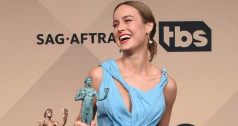 L'actrice Brie Larson reçoit le prix de la meilleure actrice aux SAG Awards à Los Angeles, le 30 janvier 2016.