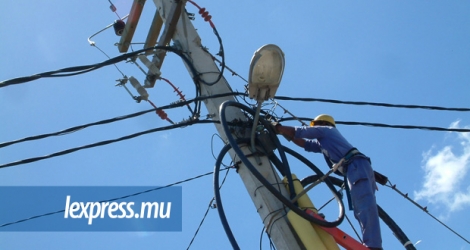 (Photo d’illustration) Pour le ministre Ivan Collendavelloo, une baisse du tarif de l’électricité n’est pas à l’ordre du jour.