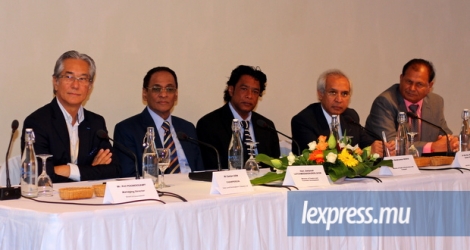 Le ministre Lutchmeenaraidoo lors du «Mauritius Smart Cities Summit», à l’hôtel Maritim, Balaclava.