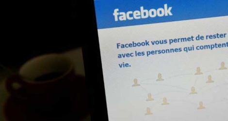 La cour d'appel de Paris, saisie par la société Facebook en conflit avec un internaute qui lui reproche d'avoir censuré son compte, doit dire si la justice française est ou non compétente pour juger le géant du net américain.