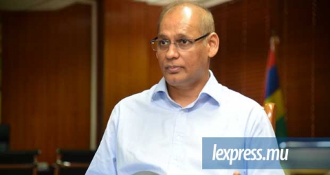 Le ministre Mahen Seeruttun a soutient qu’il ne compte pas interférer dans l’enquête de la police. © BEEKASH ROOPUN