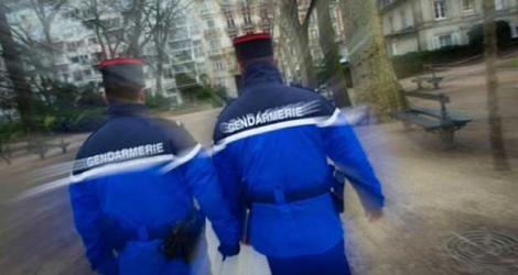 Le parquet a requis mardi un an de prison avec sursis contre deux gendarmes, poursuivis pour harcèlement sexuel aggravé contre une jeune collègue.