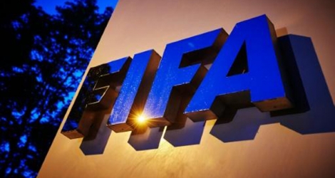 Trois anciens responsables du football sud-africain sont suspendus par la Fifa, dans le cadre de matchs amicaux truqués en 2010.