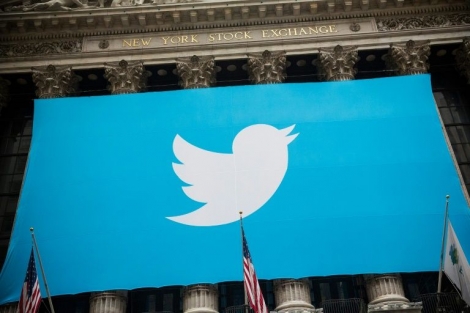 Le logo de Twitter déployé sur la bourse de New York, le 7 novembre 2013
