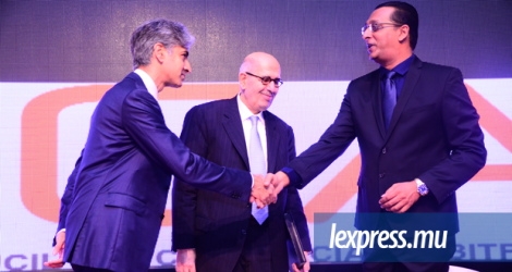 (De g. à dr.) Me Salim Moollan, le prix Nobel de la paix Mohamed ElBaradei et le ministre Roshi Bhadain lors de l’ouverture officielle de la conférence internationale de l’ICCA, le dimanche 8 mai.
