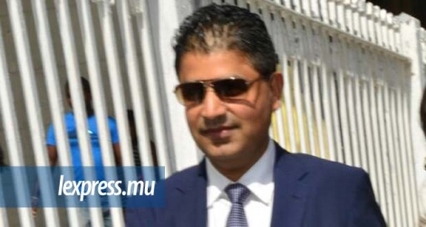 L’homme d’affaires Rakesh Gooljaury a vendu deux terrains pour Rs 6,5 millions.