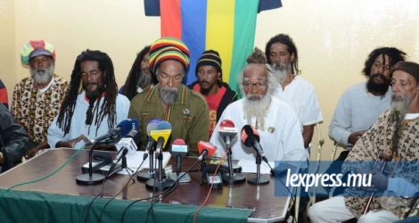 Les membres de l’Association socioculturelle rastafari lors d’une conférence de presse, le vendredi 20 mai.