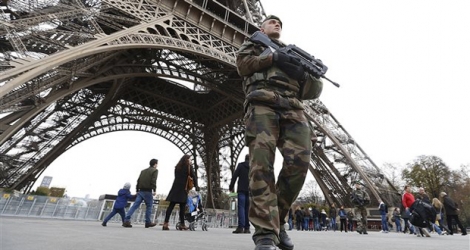 Les juges, accompagnés de représentants du parquet de Paris, vont exposer les avancées de l'enquête en France et en Belgique, base arrière de la cellule jihadiste, et leurs objectifs.