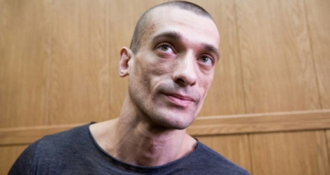 L'artiste russe Piotr Pavlenski lors de son procès à Moscou, le 18 mai 2016.