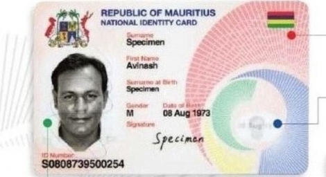 (Photo d’archives) Le Dr Rajah Madhewoo conteste la carte identité biométrique.