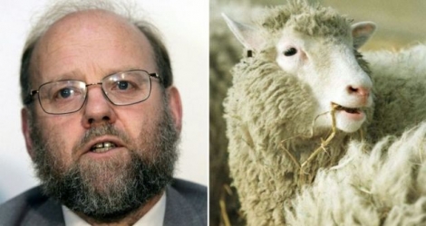Ian Wilmut, le scientifique de l'Institut Roslin d'Edimbourg qui a créé Dolly, la brebis clonée le 5 juillet 1996