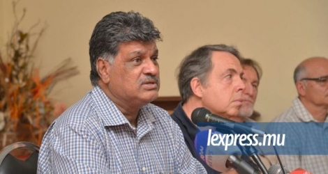 Salim Muthy, porte-parole des victimes de l’affaire BAI, lors d’une conférence de presse mercredi 20 juillet.