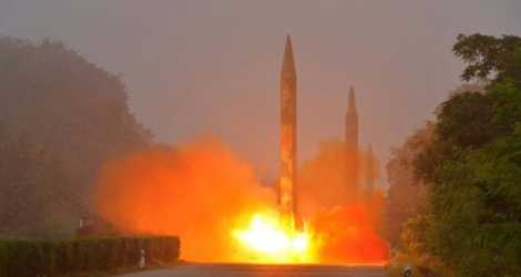 Photo fournie le 21 juillet 2016 par l'agence officielle nord-coréenne KCNA, d'un tir de missile à une date non précisé.