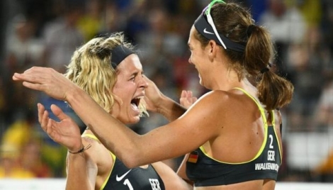 Les beach-volleyeuses allemandes Laura Ludwig et Kira Walkenhorst sacrées aux Jeux de Rio, le 17 août 2016